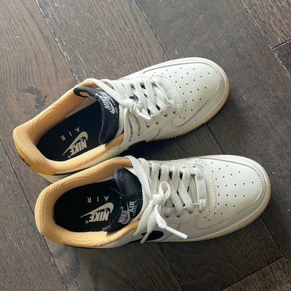 nike air force I - Picture 1 of 3